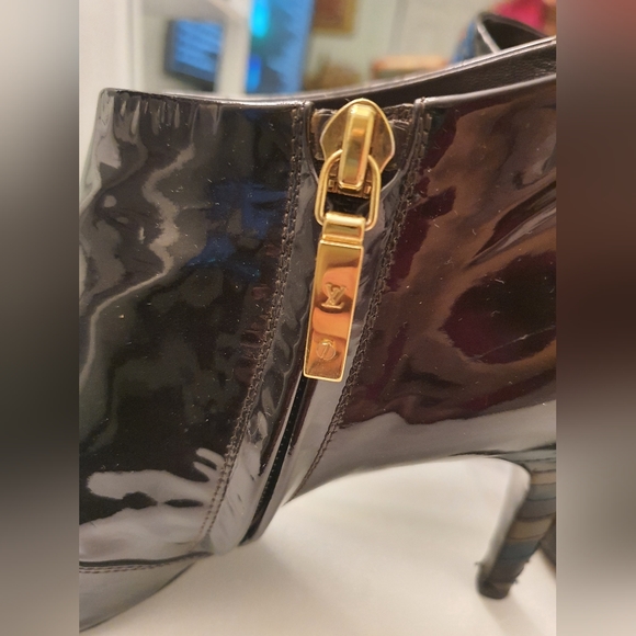 LOUIS VUITTON ANKLE BOOTS - Picture 3 of 7